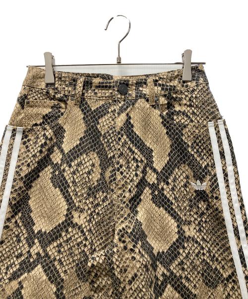 adidas Originals（アディダスオリジナル）adidas Originals (アディダスオリジナル) スネークプリント デニム ルーズ パンツ ベージュ サイズ:L 未使用品の古着・服飾アイテム