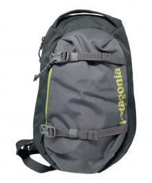 Patagonia（パタゴニア）の古着「アトム・スリング 8L」｜アイボリー×グリーン