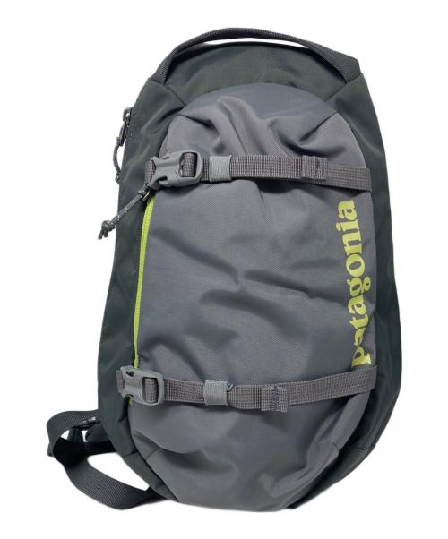 Patagonia（パタゴニア）Patagonia (パタゴニア) アトム・スリング 8L アイボリー×グリーンの古着・服飾アイテム