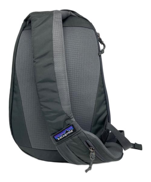 Patagonia（パタゴニア）Patagonia (パタゴニア) アトム・スリング 8L アイボリー×グリーンの古着・服飾アイテム