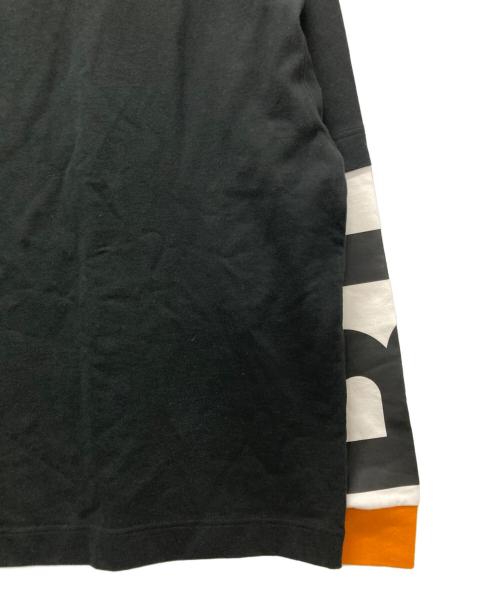 BURBERRY（バーバリー）BURBERRY (バーバリー) レイヤードアームロゴプリントスウェット ブラック サイズ:Mの古着・服飾アイテム