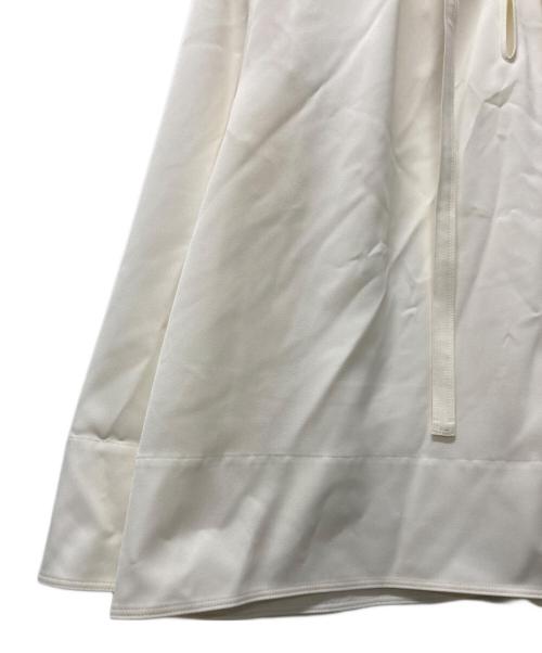 BALLSEY（ボールジィ）BALLSEY (ボールジィ) 2-wayストレッチ タイ付きスタンドカラーブラウス アイボリー サイズ:38の古着・服飾アイテム