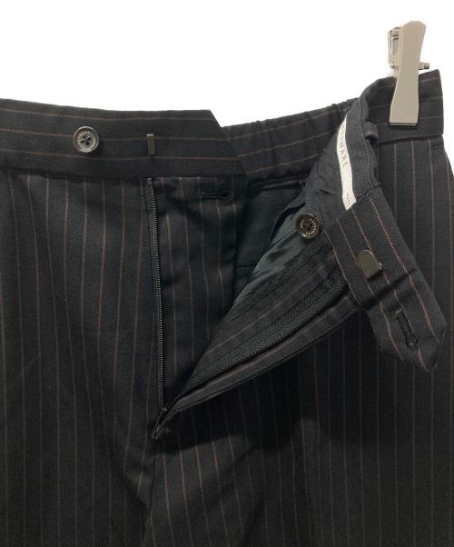 MARKAWARE（マーカウェア）MARKAWARE (マーカウェア) ORGANIC WOOL TROPICAL FLAT FRONT FLAIR TROUSERS/オーガニックウールトロピカルフラットフロントフレアトラウザーズ ブラウン サイズ:２の古着・服飾アイテム