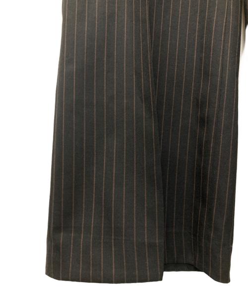 MARKAWARE（マーカウェア）MARKAWARE (マーカウェア) ORGANIC WOOL TROPICAL FLAT FRONT FLAIR TROUSERS/オーガニックウールトロピカルフラットフロントフレアトラウザーズ ブラウン サイズ:２の古着・服飾アイテム