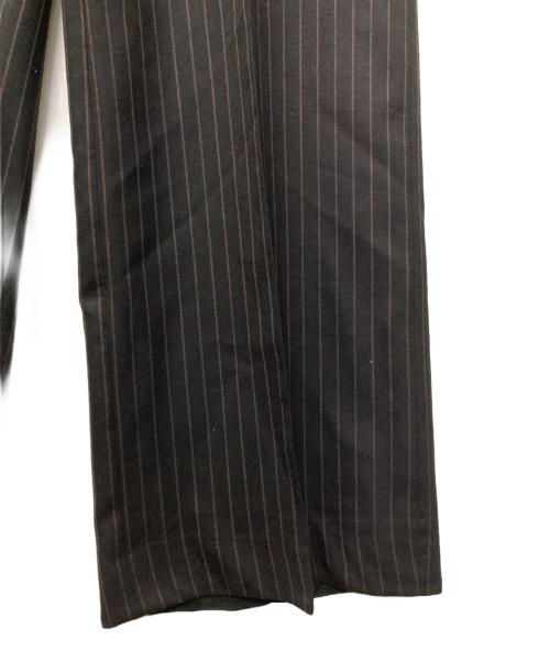 MARKAWARE（マーカウェア）MARKAWARE (マーカウェア) ORGANIC WOOL TROPICAL FLAT FRONT FLAIR TROUSERS/オーガニックウールトロピカルフラットフロントフレアトラウザーズ ブラウン サイズ:２の古着・服飾アイテム