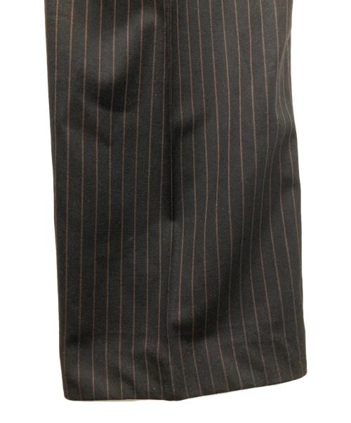 MARKAWARE（マーカウェア）MARKAWARE (マーカウェア) ORGANIC WOOL TROPICAL FLAT FRONT FLAIR TROUSERS/オーガニックウールトロピカルフラットフロントフレアトラウザーズ ブラウン サイズ:２の古着・服飾アイテム