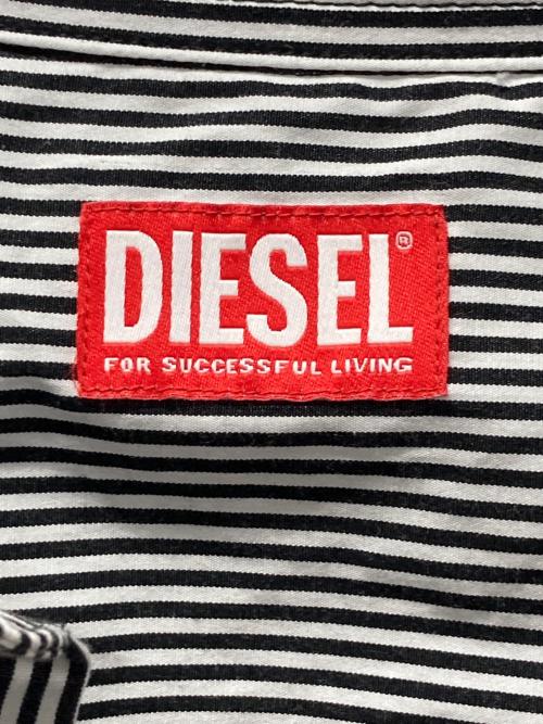 DIESEL（ディーゼル）DIESEL (ディーゼル) S-WARH-STRIPE/デニム切替ストライプシャツ グレー サイズ:50の古着・服飾アイテム