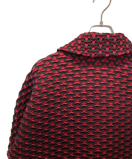 ISSEY MIYAKE（イッセイミヤケ）ISSEY MIYAKE (イッセイミヤケ) 3Dスチームストレッチ 変形テーラードジャケット レッド サイズ:3の古着・服飾アイテム