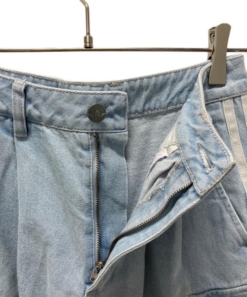 adidas（アディダス）adidas (アディダス) ADILENIUM シーズン 5 デニム カーゴ ショーツ スカイブルー サイズ:24 未使用品の古着・服飾アイテム