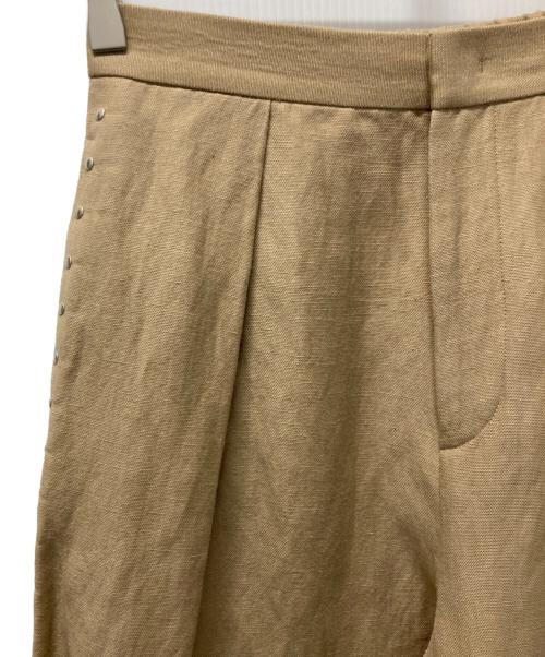 Curensology（カレンソロジー）Curensology (カレンソロジー) リネンウールスタッズパンツ ベージュ サイズ:36 未使用品の古着・服飾アイテム