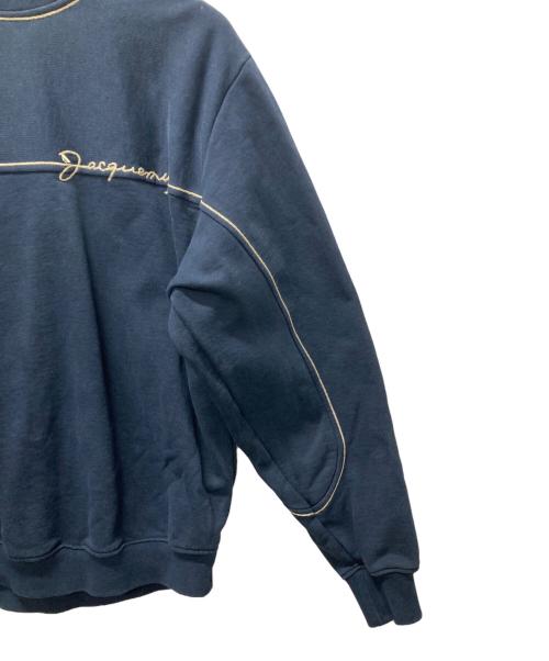 jacquemus（ジャックムス）jacquemus (ジャックムス) Fio Blue Embroidered Logo Sweatshirt/ロゴ刺繍クルーネックスウェット ネイビー サイズ:Sの古着・服飾アイテム