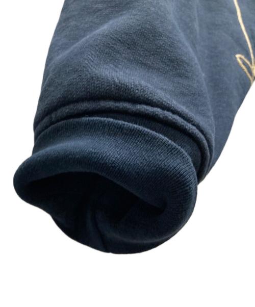 jacquemus（ジャックムス）jacquemus (ジャックムス) Fio Blue Embroidered Logo Sweatshirt/ロゴ刺繍クルーネックスウェット ネイビー サイズ:Sの古着・服飾アイテム