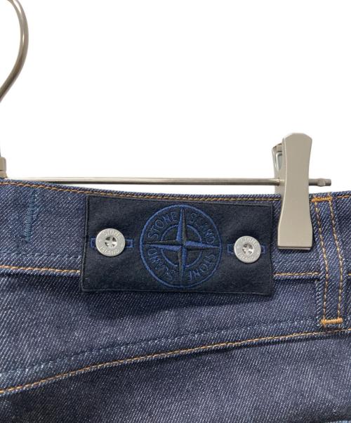 STONE ISLAND（ストーンアイランド）STONE ISLAND (ストーンアイランド) J100005 レギュラーストレートフィット ファイブポケットデニムパンツ インディゴ サイズ:73.5の古着・服飾アイテム