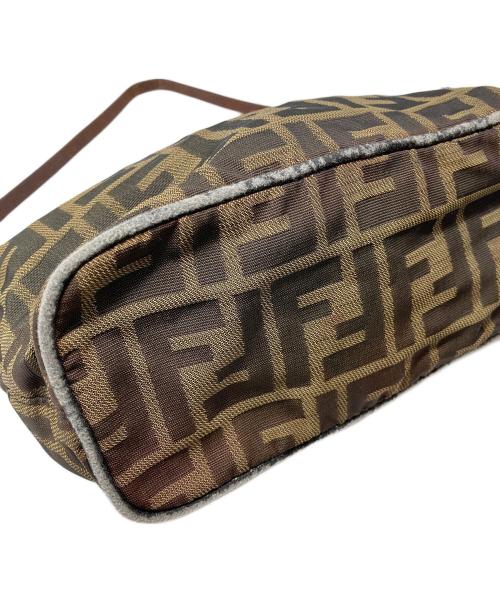 FENDI（フェンディ）FENDI (フェンディ) ズッカ ワンショルダーバッグ ブラウンの古着・服飾アイテム