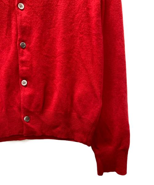 PLAY COMME des GARCONS（プレイコムデギャルソン）PLAY COMME des GARCONS (プレイコムデギャルソン) ハートロゴ刺繍ニットカーディガン レッド サイズ:Ｓの古着・服飾アイテム