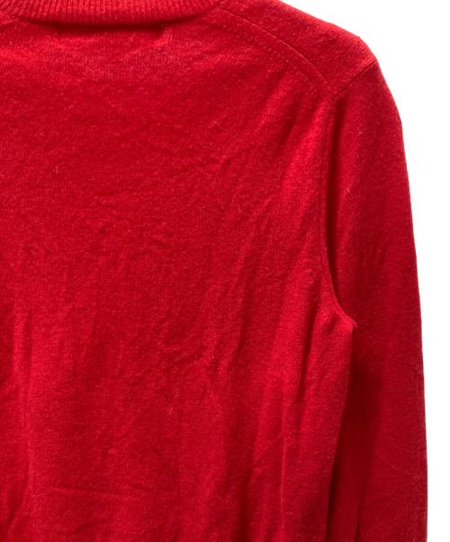 PLAY COMME des GARCONS（プレイコムデギャルソン）PLAY COMME des GARCONS (プレイコムデギャルソン) ハートロゴ刺繍ニットカーディガン レッド サイズ:Ｓの古着・服飾アイテム
