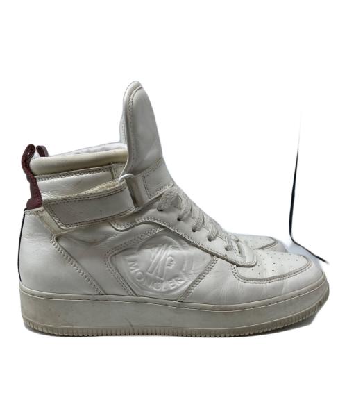 MONCLER（モンクレール）MONCLER (モンクレール) ロゴ型押しハイカットスニーカー ホワイト サイズ:SIZE 42の古着・服飾アイテム