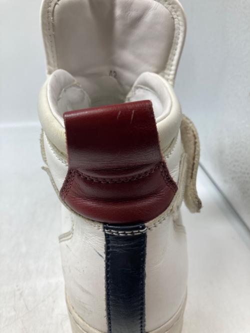 MONCLER（モンクレール）MONCLER (モンクレール) ロゴ型押しハイカットスニーカー ホワイト サイズ:SIZE 42の古着・服飾アイテム
