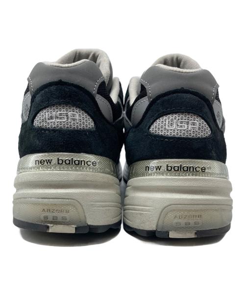 NEW BALANCE（ニューバランス）NEW BALANCE (ニューバランス) 992ローカットスニーカー ブラック×グレー サイズ:25cmの古着・服飾アイテム
