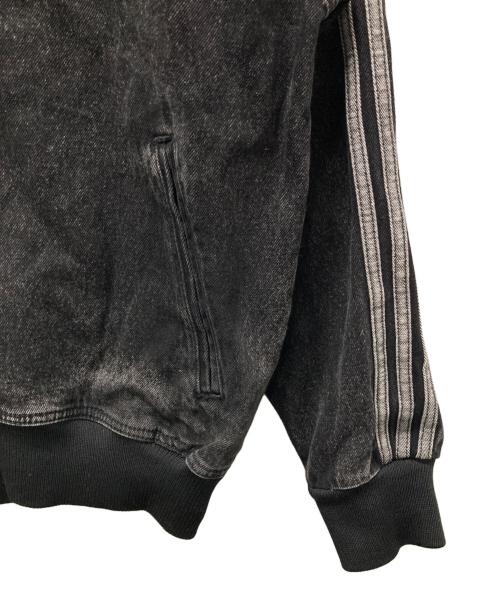adidas（アディダス）adidas (アディダス) デニム ファイヤーバード トラックトップ ブラック サイズ:XLの古着・服飾アイテム