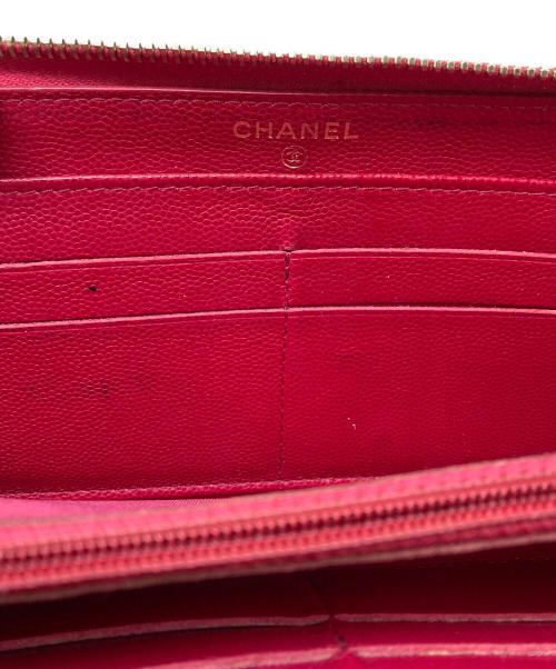 CHANEL（シャネル）CHANEL (シャネル) 型押しラウンドジップ長財布 ピンクの古着・服飾アイテム
