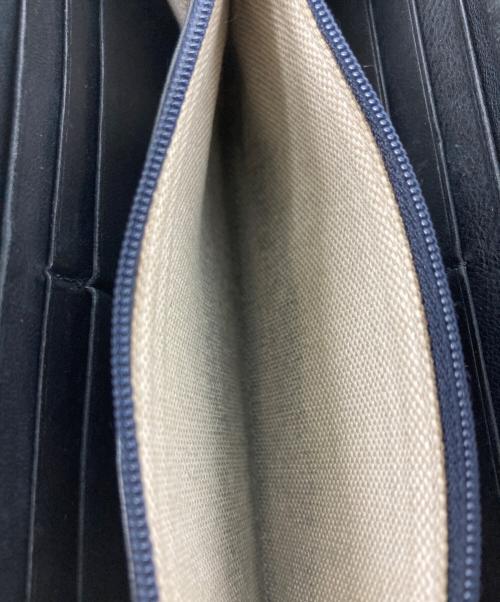JIMMY CHOO（ジミーチュウ）JIMMY CHOO (ジミーチュウ) FILIPA スタッズラウンドファスナー財布 ブラックの古着・服飾アイテム