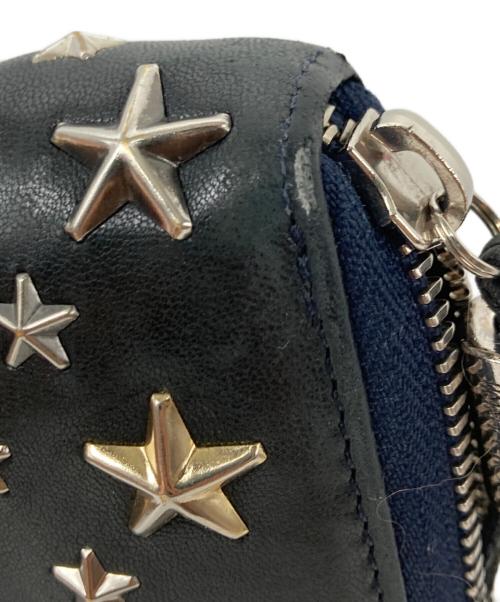 JIMMY CHOO（ジミーチュウ）JIMMY CHOO (ジミーチュウ) FILIPA スタッズラウンドファスナー財布 ブラックの古着・服飾アイテム