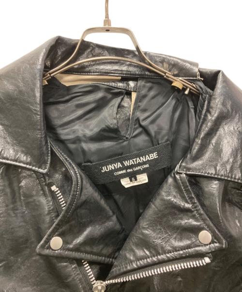 JUNYA WATANABE COMME des GARCONS（(ジュンヤワタナベ コムデギャルソン）JUNYA WATANABE COMME des GARCONS ((ジュンヤワタナベ コムデギャルソン) 断ち切り変形ライダースジャケット ブラック サイズ:Sの古着・服飾アイテム