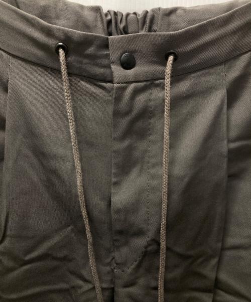THE RERACS（ザ リラクス）THE RERACS (ザ リラクス) THE EASY SLACKS WIDE グレー サイズ:46の古着・服飾アイテム
