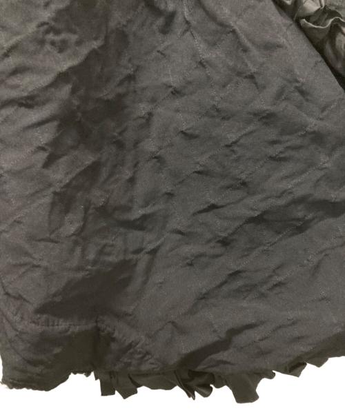 COMME des GARCONS（コムデギャルソン）COMME des GARCONS (コムデギャルソン) キルティングフリル変形イージースカート ブラック サイズ:Ｓの古着・服飾アイテム