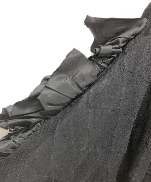 COMME des GARCONS（コムデギャルソン）COMME des GARCONS (コムデギャルソン) キルティングフリル変形イージースカート ブラック サイズ:Ｓの古着・服飾アイテム