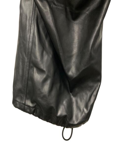 DIESEL（ディーゼル）DIESEL (ディーゼル) フェイクレザー ルーズフィットカーゴパンツ ブラック サイズ:38の古着・服飾アイテム