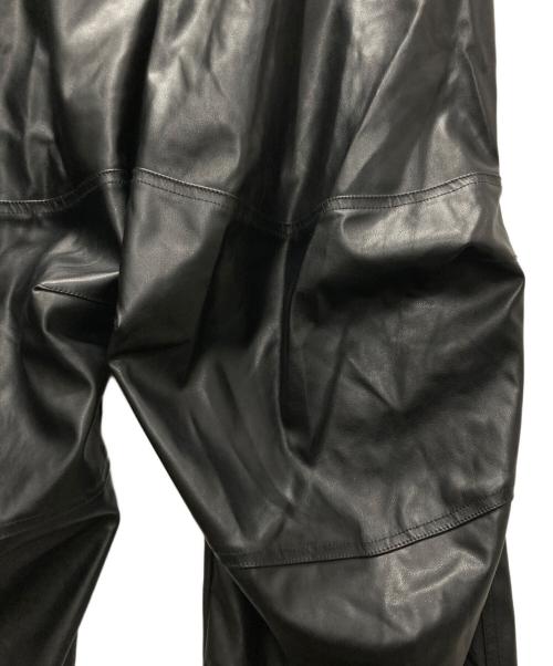 DIESEL（ディーゼル）DIESEL (ディーゼル) フェイクレザー ルーズフィットカーゴパンツ ブラック サイズ:38の古着・服飾アイテム