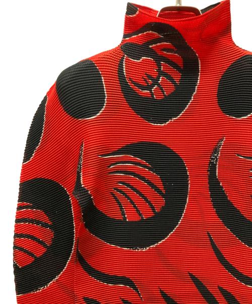 me ISSEY MIYAKE（ミーイッセイ ミヤケ）me ISSEY MIYAKE (ミーイッセイ ミヤケ) 総柄カットソー レッド サイズ:表記無しの古着・服飾アイテム