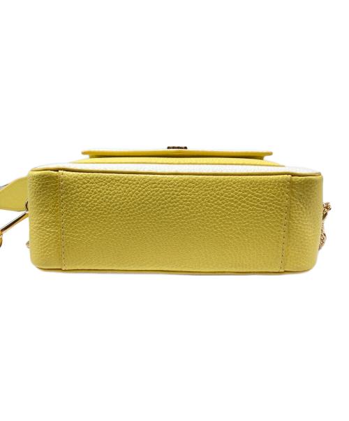MICHAEL KORS（マイケルコース）MICHAEL KORS (マイケルコース) Small Two-Tone Pebbled Leather Camera Bag イエロー×ホワイトの古着・服飾アイテム
