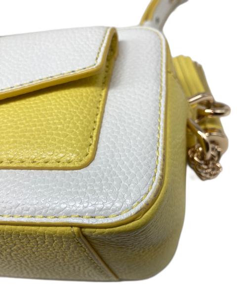 MICHAEL KORS（マイケルコース）MICHAEL KORS (マイケルコース) Small Two-Tone Pebbled Leather Camera Bag イエロー×ホワイトの古着・服飾アイテム
