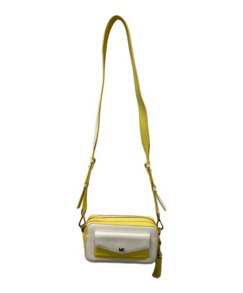 MICHAEL KORS（マイケルコース）MICHAEL KORS (マイケルコース) Small Two-Tone Pebbled Leather Camera Bag イエロー×ホワイトの古着・服飾アイテム