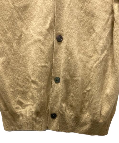 PLAY COMME des GARCONS（プレイコムデギャルソン）PLAY COMME des GARCONS (プレイコムデギャルソン) ハートワッペン ニットカーディガン ベージュ サイズ:Lの古着・服飾アイテム