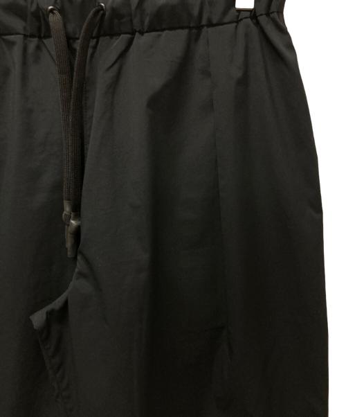 UNTRACE（アントレース）UNTRACE (アントレース) WATER REPELLENT TAPERED STRETCH TRACK PANTS ブラック サイズ:1の古着・服飾アイテム