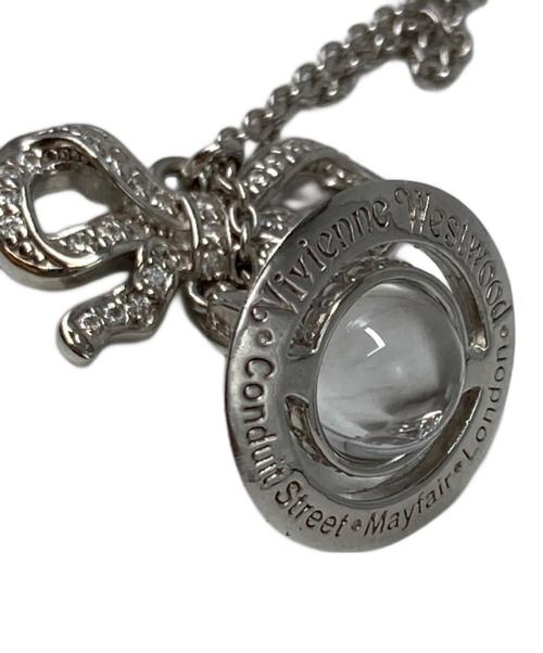 Vivienne Westwood（ヴィヴィアンウエストウッド）Vivienne Westwood (ヴィヴィアンウエストウッド) リボンオーブネックレス シルバーの古着・服飾アイテム