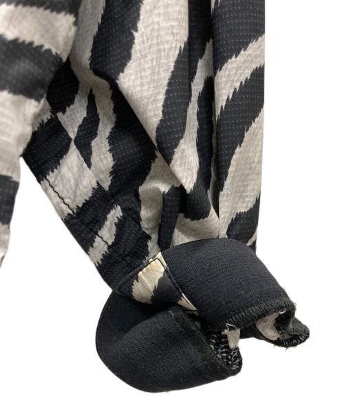 THE NORTHFACE PURPLELABEL（ザ・ノースフェイス パープルレーベル）THE NORTHFACE PURPLELABEL (ザ・ノースフェイス パープルレーベル) PERTEX Zebra Print Mountain Wind Parka ホワイト×ブラック サイズ:Mの古着・服飾アイテム