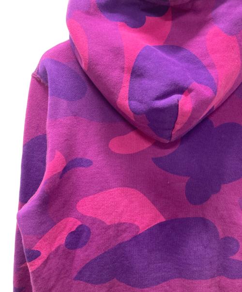 A BATHING APE（アベイシングエイプ）A BATHING APE (アベイシングエイプ) カモ柄ジップパーカー パープル×ピンク サイズ:Ｓの古着・服飾アイテム