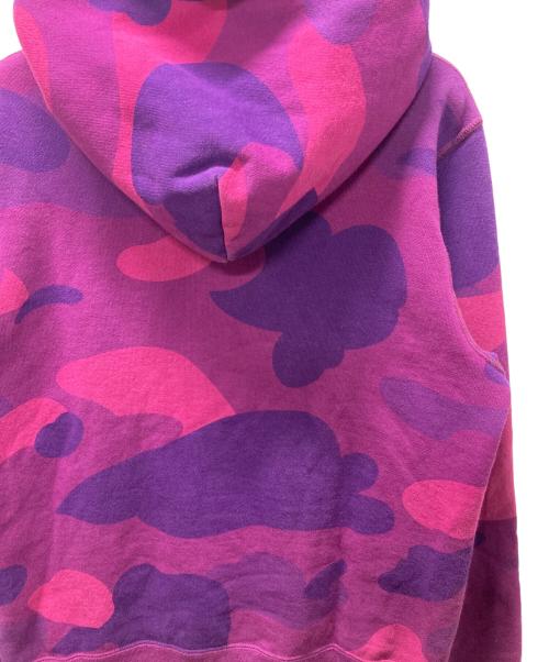 A BATHING APE（アベイシングエイプ）A BATHING APE (アベイシングエイプ) カモ柄ジップパーカー パープル×ピンク サイズ:Ｓの古着・服飾アイテム