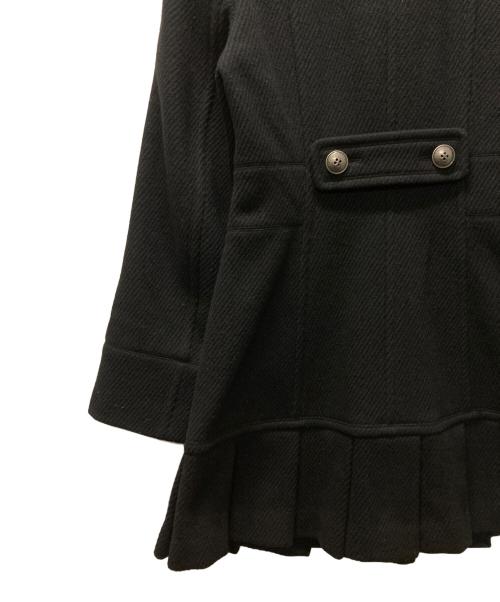 BURBERRY BLUE LABEL（バーバリー ブルー レーベル）BURBERRY BLUE LABEL (バーバリー ブルー レーベル) 裾プリーツマルチボタンAラインコート ブラック サイズ:Mの古着・服飾アイテム