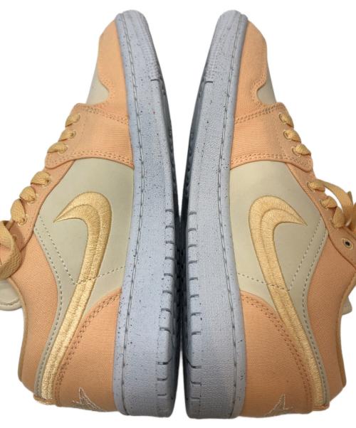 NIKE（ナイキ）NIKE (ナイキ) エアジョーダン1LOW SE/ローカットスニーカー ベージュ サイズ:US8/UK5.5/EUR39/cm25 未使用品の古着・服飾アイテム