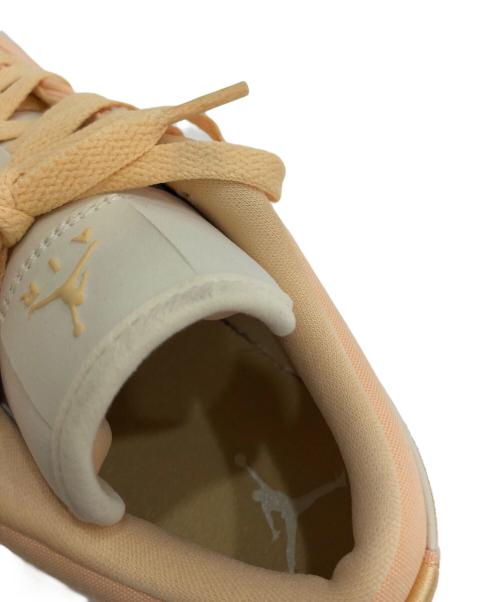 NIKE（ナイキ）NIKE (ナイキ) エアジョーダン1LOW SE/ローカットスニーカー ベージュ サイズ:US8/UK5.5/EUR39/cm25 未使用品の古着・服飾アイテム