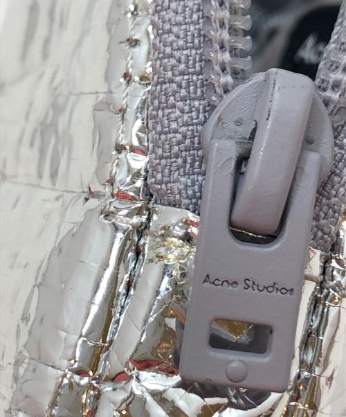 Acne studios（アクネ ストゥディオス）Acne studios (アクネ ストゥディオス) ポーチ シルバーの古着・服飾アイテム