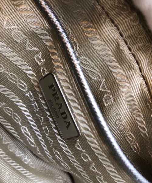 PRADA（プラダ）PRADA (プラダ) ショルダーポーチ シルバーの古着・服飾アイテム