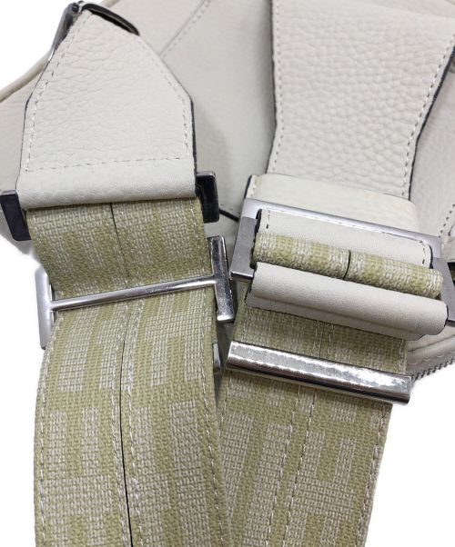 ITTI（イッチ）ITTI (イッチ) ショルダーバッグ アイボリーの古着・服飾アイテム