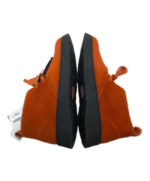 ZARA（ザラ）ZARA (ザラ) CLARKS (クラークス) ハラコチャッカーブーツ オレンジ サイズ:27 未使用品の古着・服飾アイテム